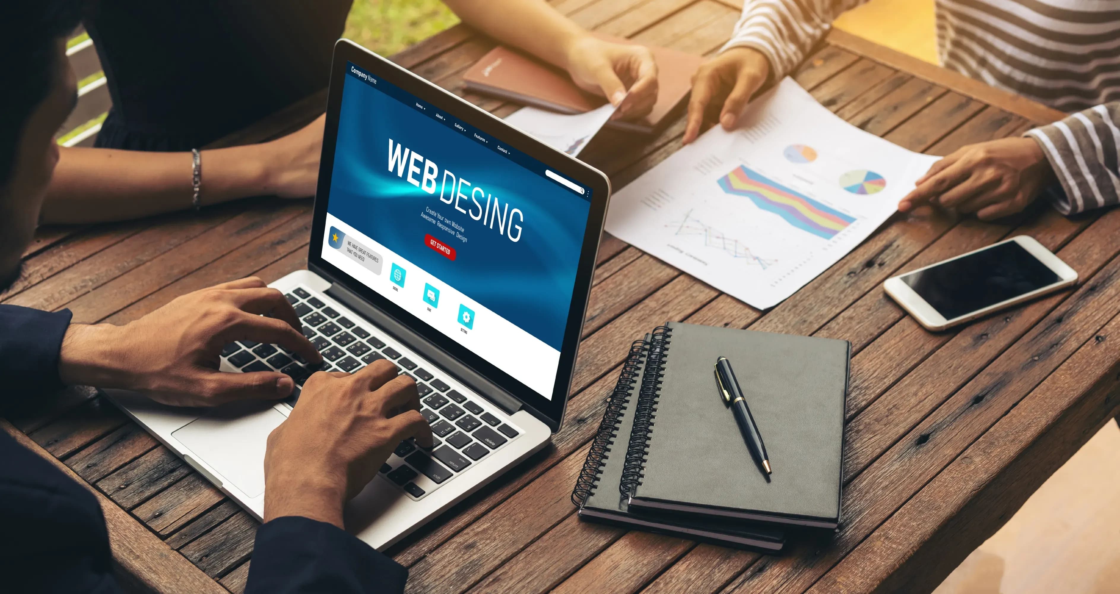 Can I Use Laravel with WordPress?
